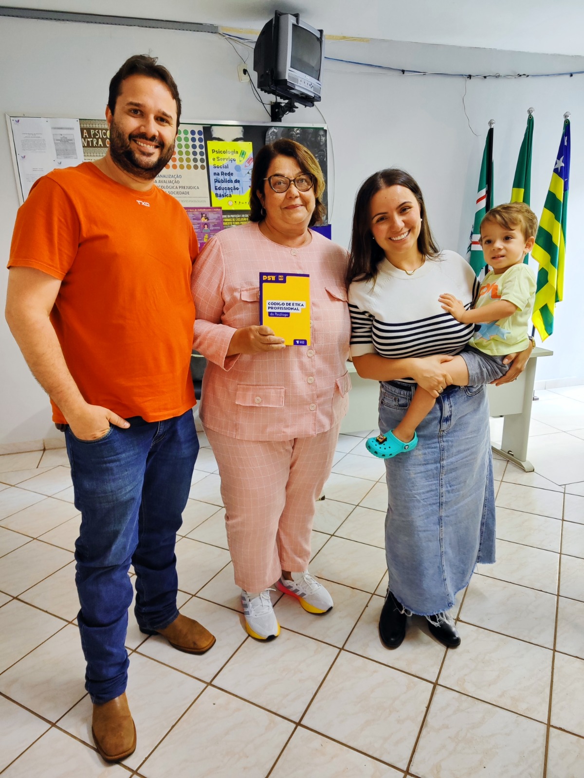 Psicóloga de Itumbiara realiza coleta biométrica na sede do CRP-09