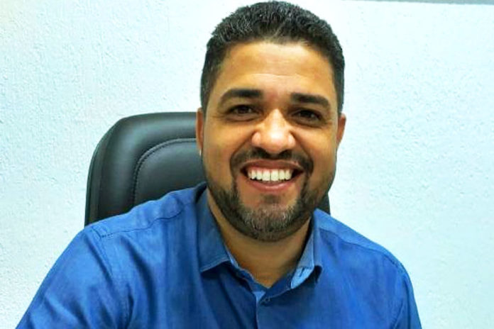 professor divino eterno 696x464